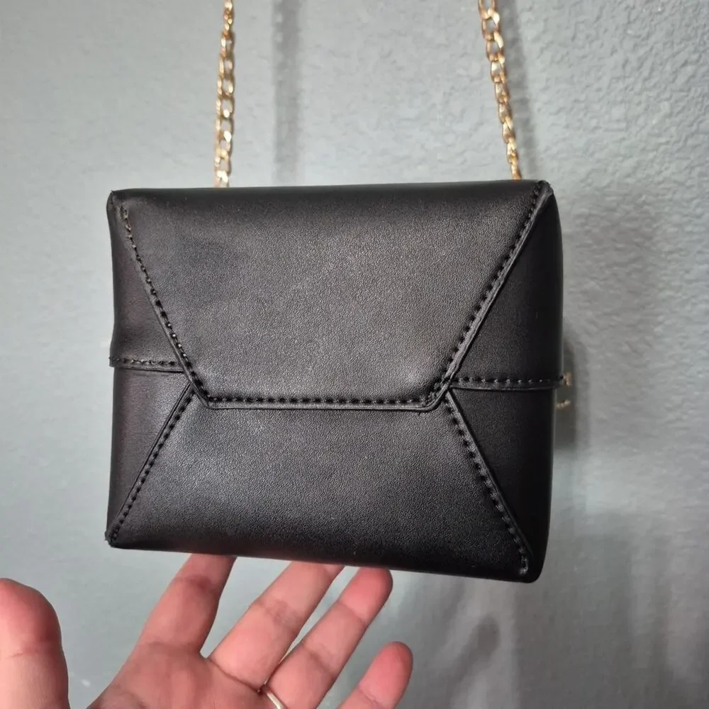 Chinese Takeout Box Handbag Purse Crossbody Black Faux Gold Chain C Charm
